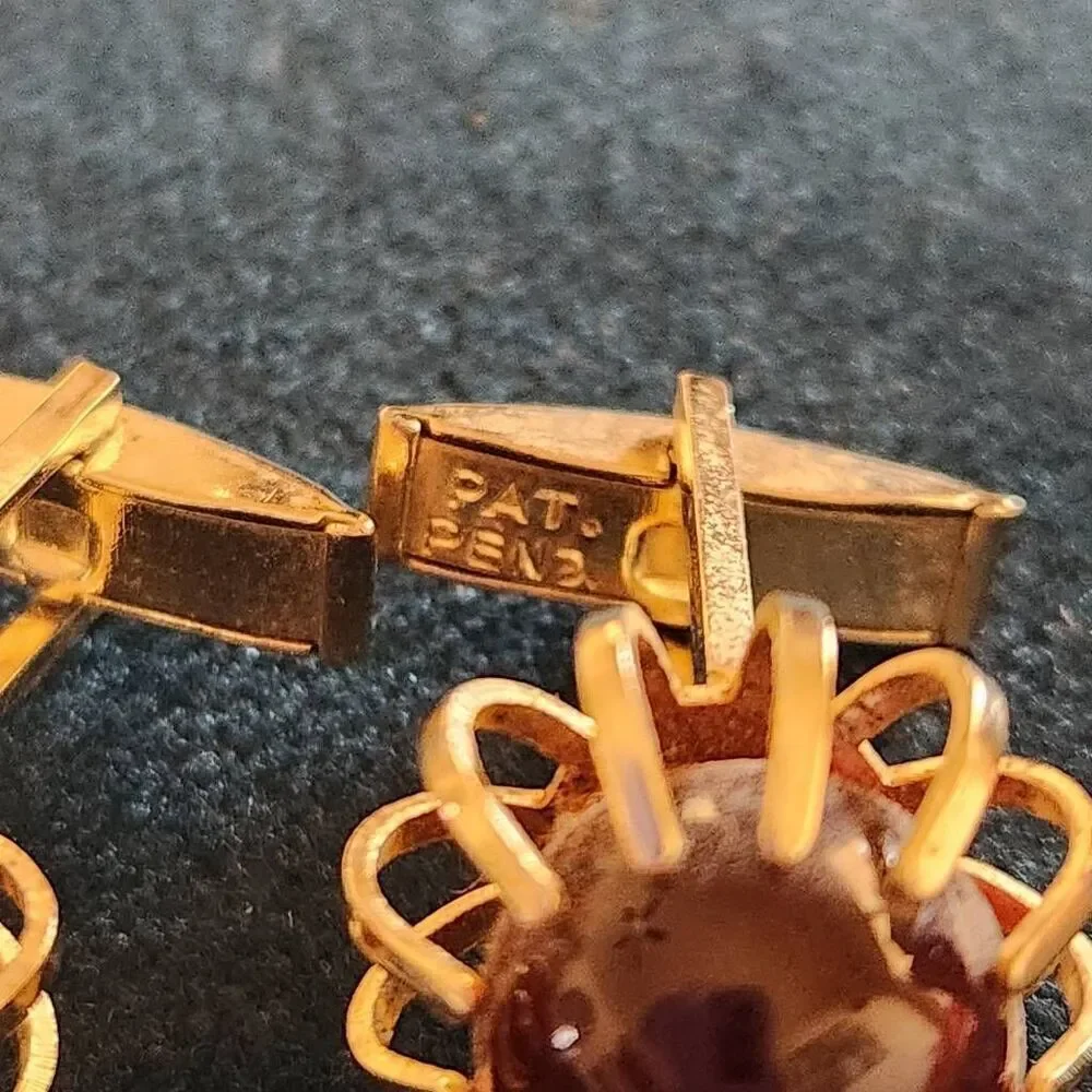Cufflinks vintage gold tone red marble stone claw mens jewelry